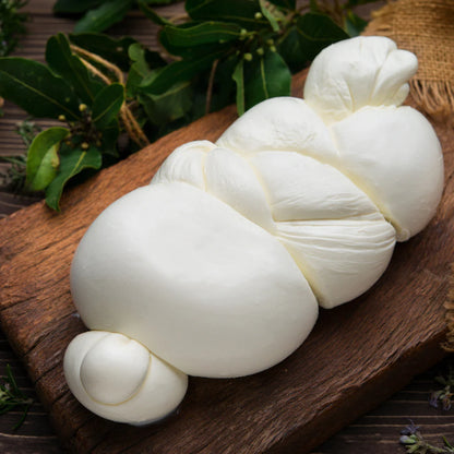 treccia di mozzarella di bufala DOP